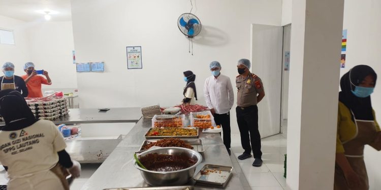 Kapolsek Belawa Monitoring SPPG Desa Lautang, Pastikan Standar Gizi dan Keamanan Pangan Terpenuhi