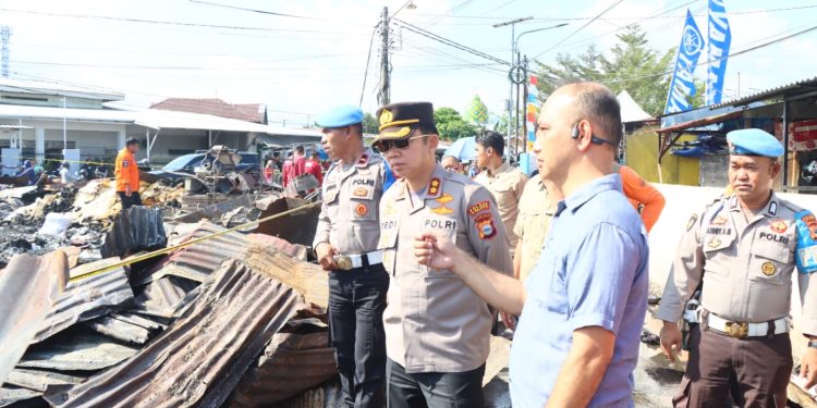Kapolres Palopo Kunjungi Lokasi Kebakaran di Pasar Andi Tadda