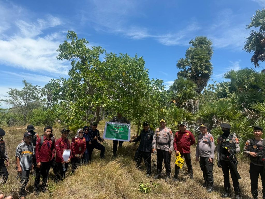 Polres Wajo Kawal Eksekusi Harta Warisan di Maniangpajo dan Tanasitolo
