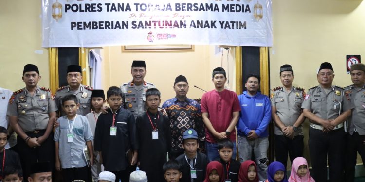 Polres Tana Toraja Gelar Buka Puasa Bersama Media dan Beri Santuni Anak Yatim