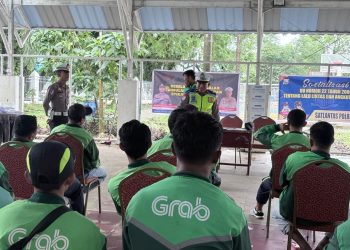 Gandeng Komunitas Ojol, Sat Lantas Polres Maros Sosialisasi UU Nomor 22 Tahun 2009 Dalam Operasi Keselamatan