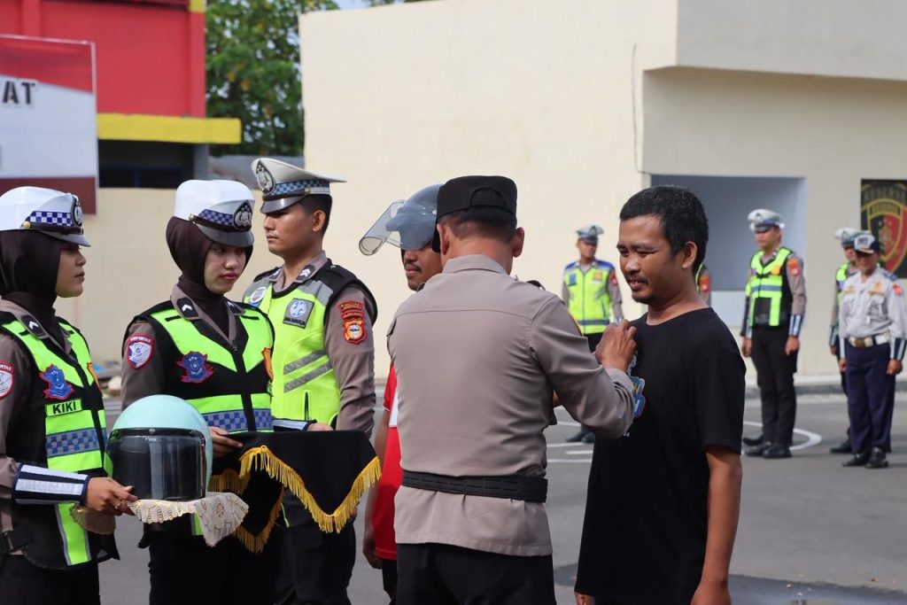 Polres Selayar Gelar Apel Bersama Dishub, Ojol dan Kurir