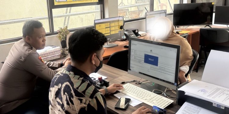 Personel Polres Selayar Terima Laporan Penipuan Online, Pelaku Mengaku Dari Kementerian dan Kuras Saldo Korban