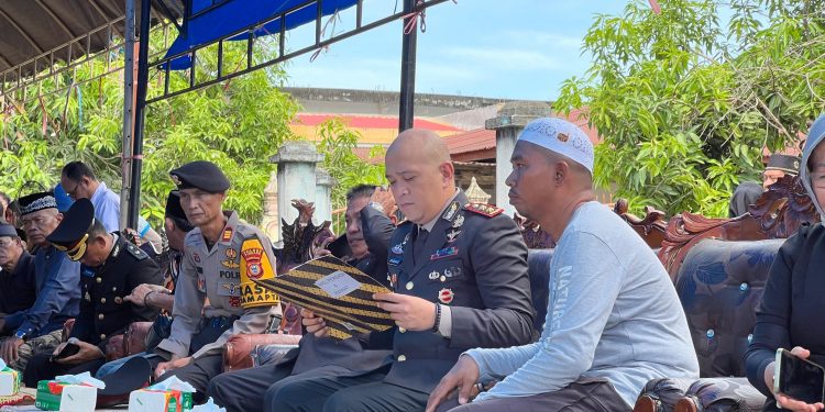Kapolres Pinrang Pimpin Langsung Upacara Persemayaman dan Pemakaman Bripda DP