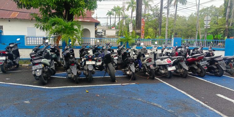 Personel Polres Parepare Bubarkan Balap Liar, 30 Motor Diamankan