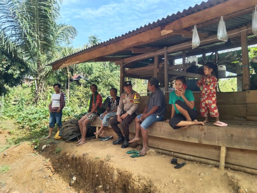 Perkuat Sinergi Polri dan Warga, Bhabinkamtibmas Polres Tana Toraja Intens Sambang