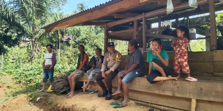 Perkuat Sinergi Polri dan Warga, Bhabinkamtibmas Polres Tana Toraja Intens Sambang