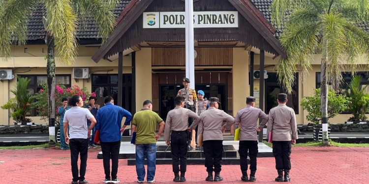 Personel Polres Pinrang Apel Pagi Perdana di Bulan Ramadhan 1447 H