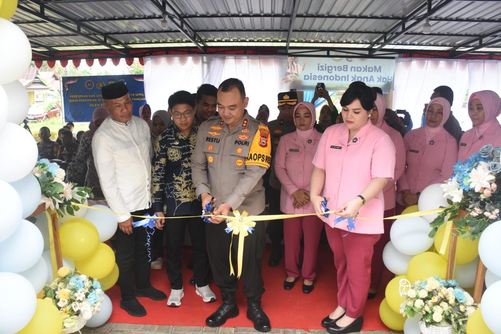 Kapolres Bulukumba Bersama Ketua Bhayangkari Resmikan SPPG Polri