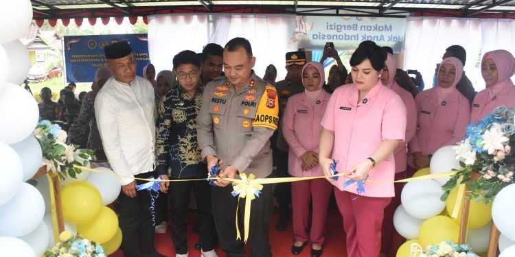 Kapolres Bulukumba Bersama Ketua Bhayangkari Resmikan SPPG Polri