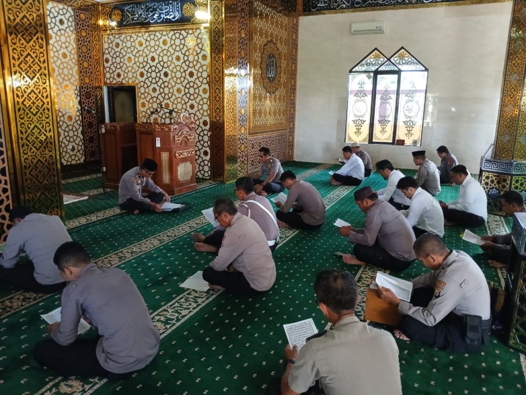 Personel Polres Bulukumba Khatamkan Al-Qur’an 30 Juz Setiap Hari di Bulan Ramadan