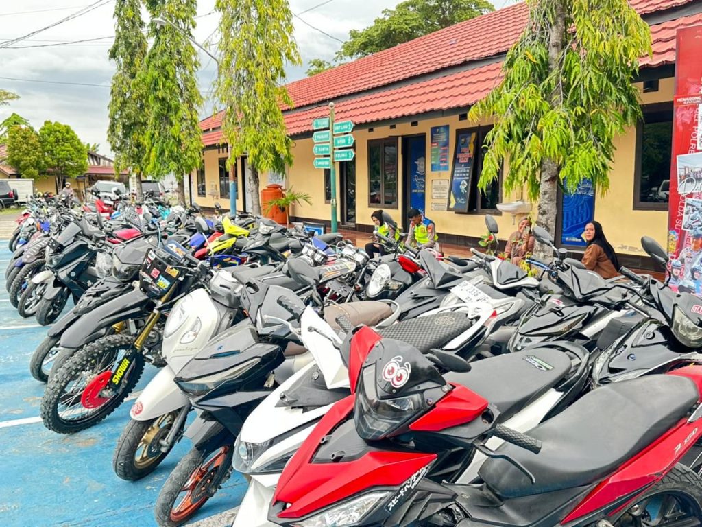 Personel Satlantas Polres Luwu Amankan 52 Motor Yang Diduga Terlibat Balap Liar