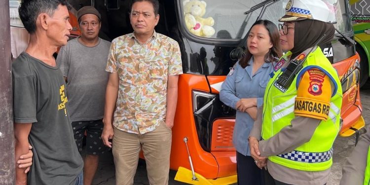 Satlantas Polrestabes Makassar Gelar Rump Check Kendaraan di Terminal Regional Daya