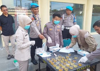 Propam Polrestabes Makassar Tes Urine Personel Usai Apel Pagi