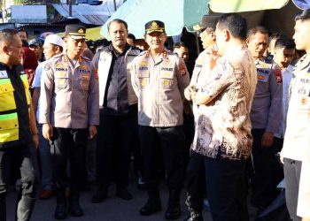 Kapolrestabes Makassar Pantau Harga Bahan Pokok di Pasar Terong