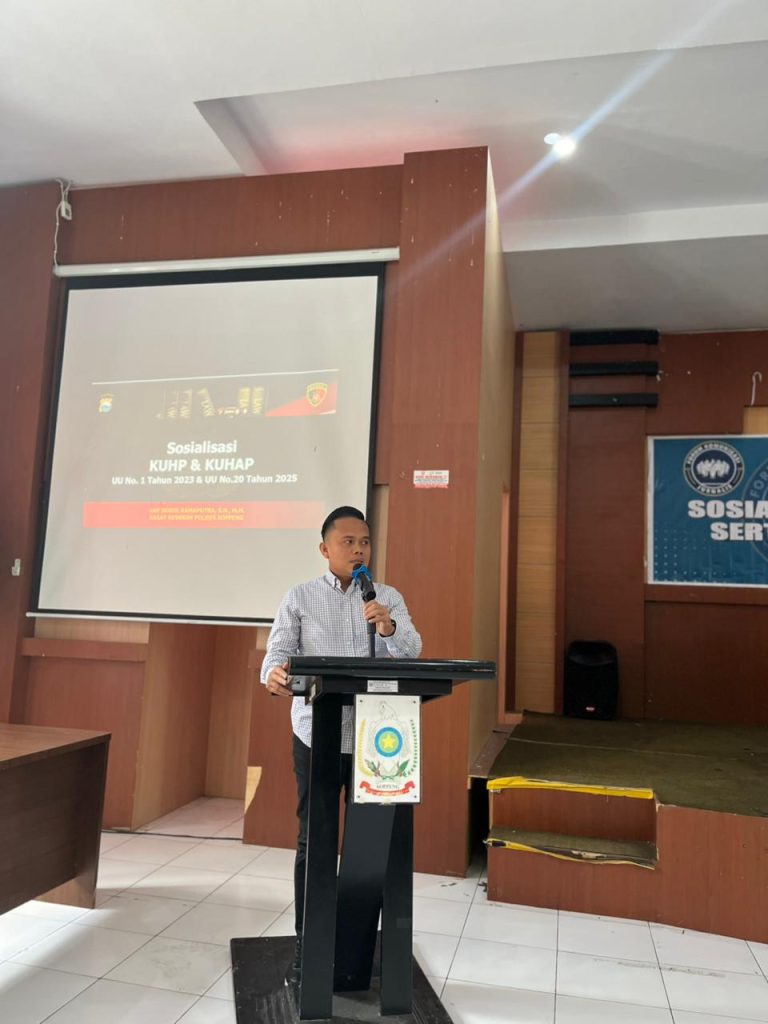 Kasat Reskrim Polres Soppeng Beri Pemahaman KUHP–KUHAP Baru Saat Pelatihan Jurnalistik