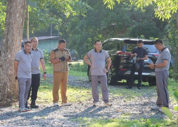 Tindak Lanjuti Program Presiden, Personel Polres Maros Bersih-Bersih di Taman Wisata Alam Bantimurung