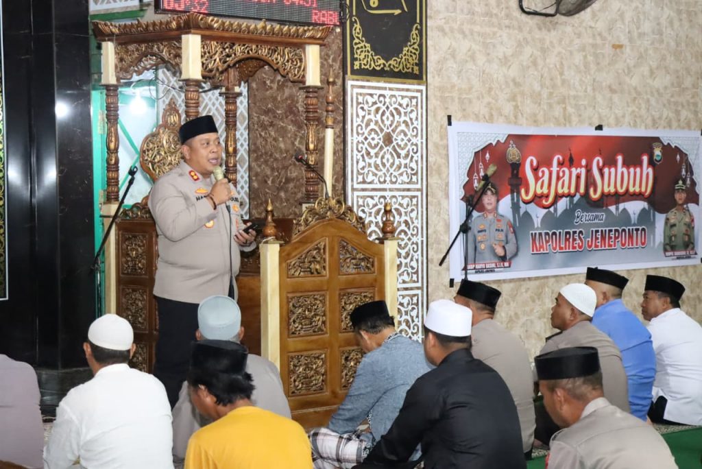 Kapolres Jeneponto Gelar Safari Subuh, Sampaikan Imbauan Kamtibmas di Masjid Babul Jannah
