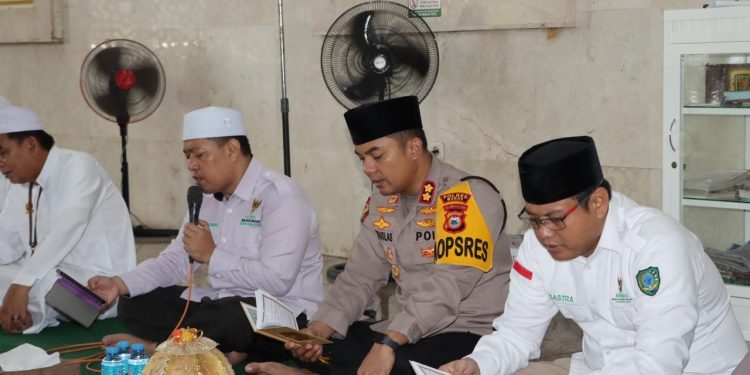 Sambut Bulan Suci Ramadhan 2026, Polres Maros dan Baznas Gelar Zikir Akbar Bersama Santri