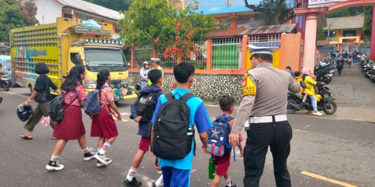 Optimalkan Strong Point Pagi, Satlantas Wujudkan Kamseltibcarlantas di Kota Makale