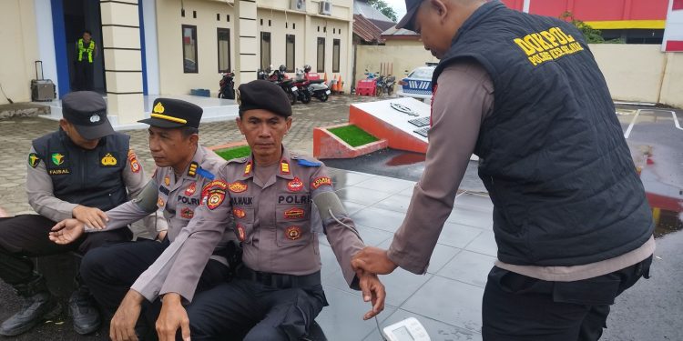 Si Dokkes Polres Selayar Cek Kesehatan Personel Ops Keselamatan 2026