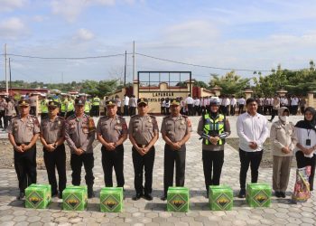 Kapolres Soppeng Bagikan Bingkisan dan Pengundian Umroh Gratis Untuk Personel