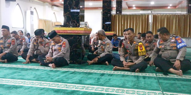 Waka Polres Pinrang Pimpin Bimbingan Rohani dan Mental Personel