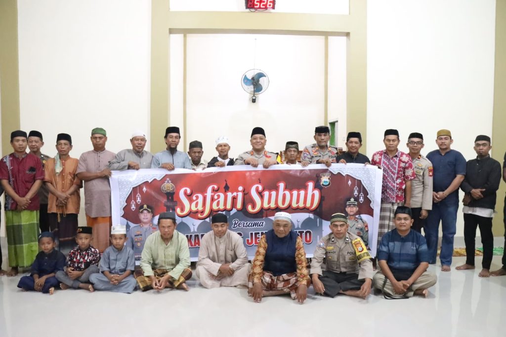 Kapolres Jeneponto Perkuat Sinergi dengan Masyarakat Melalui Safari Subuh di Tamalatea