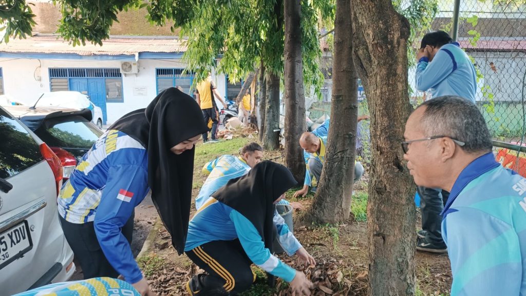 Dukung Gerakan Indonesia Asri, Personel Ditlantas Polda Sulsel Gelar Kurvey