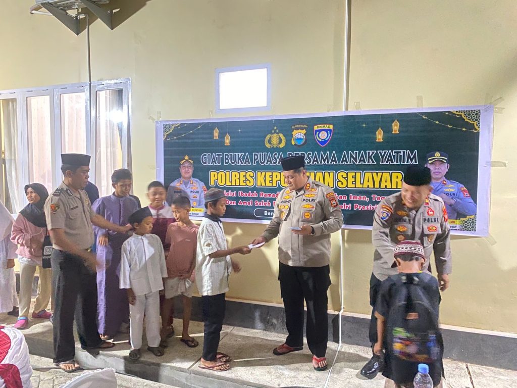 Kapolres Kepulauan Selayar Kumpulkan Anak Yatim Untuk Buka Puasa Bersama