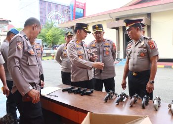 Kapolres Palopo Pimpin Pemeriksaan dan Penertiban Senjata Api Personel