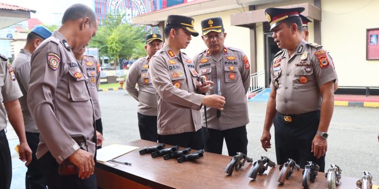 Kapolres Palopo Pimpin Pemeriksaan dan Penertiban Senjata Api Personel