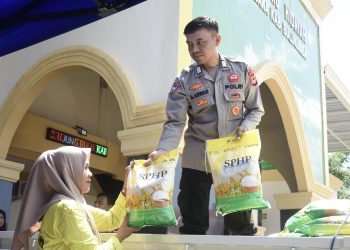 Polres Bulukumba Gelar Gerakan Pangan Murah, 1.250 Kg Beras SPHP Terjual