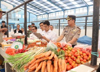 Polres Tana Toraja Bersama Forkopimda Lakukan Pengawasan Harga dan Ketersediaan Bahan Pokok di Pasar