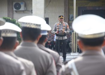 Kapolres Bulukumba Pimpin Apel Gelar Pasukan Dalam Rangka Pengamanan Arus Mudik dan Balik