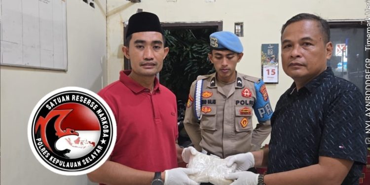 953,8 Gram Paket Kokain Kembali Ditemukan di Tile-tile, Kapolres Selayar Ajak Warga Bantu Polisi Sisir Pantai