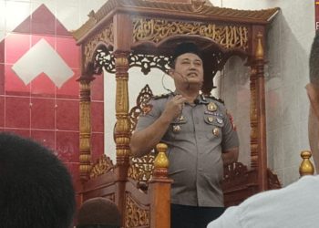 Tarwih Keliling di Malam ke-15 Ramadhan, Kabag SDM Polres Selayar Minta Dukungan Masyarakat Berantas Miras