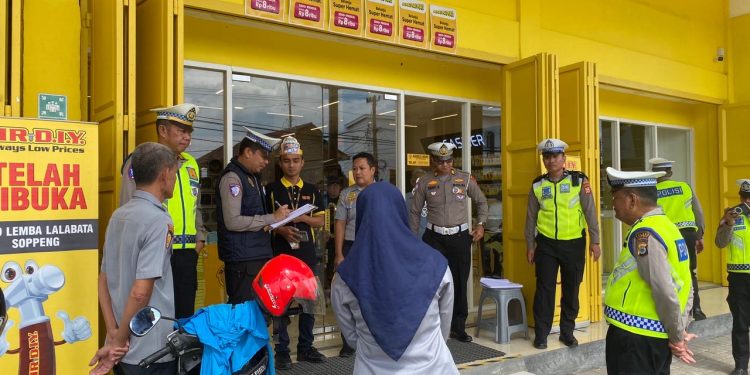 Sat Lantas Polres Soppeng Dampingi Tim Ditlantas Polda Sulsel Survey Andalalin di Jalan Kemakmuran