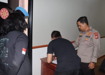 Personel Resmob Polres Toraja Utara Lakukan Tes Urine‎ Mendadak