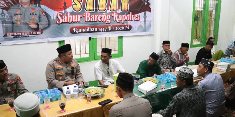 Kapolres Jeneponto Sahur Bareng Masyarakat di Arungkeke, Ajak Jaga Kamtibmas