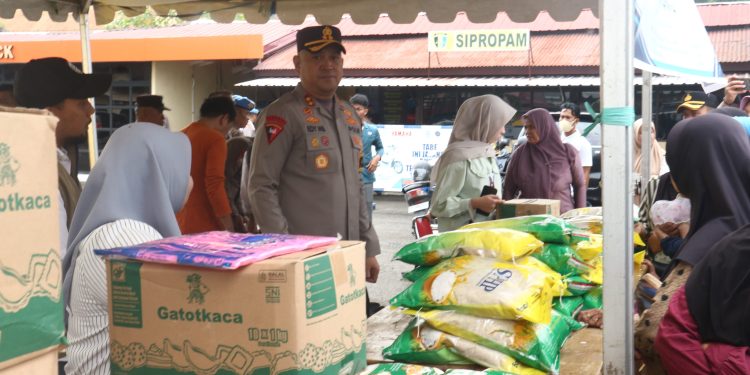 Bantu Masyarakat Dapatkan Bahan Pokok Terjangkau, Polres Pinrang Gelar Pangan Murah