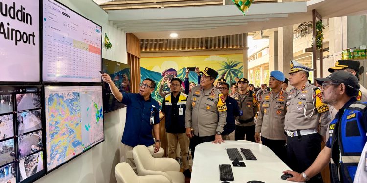 Dirlantas Polda Sulsel Dampingi Kapolda Tinjau Posko Operasi Ketupat 2026 di Sejumlah Daerah