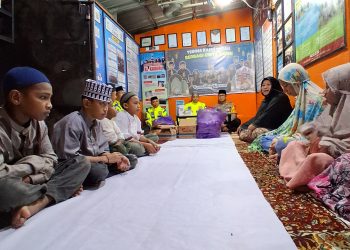 Personel Ditlantas Polda Sulsel Sahur Bersama Ojol dan Anak Panti Asuhan Al-Kabiru Makassar