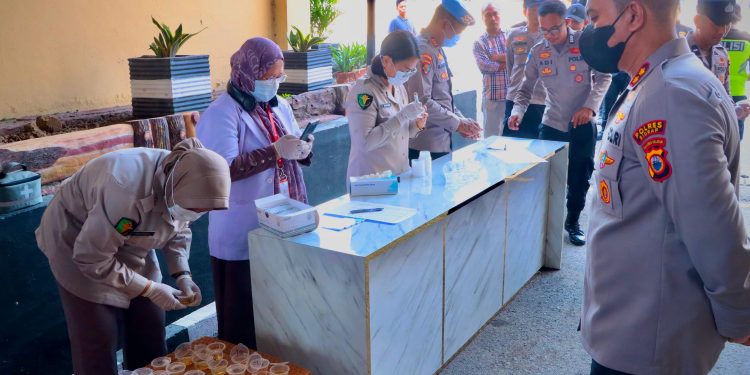 Gelar Tes Urine, Kapolres Sidrap: Tidak Ada Toleransi  Bagi Personel Yang Terlibat Narkotika