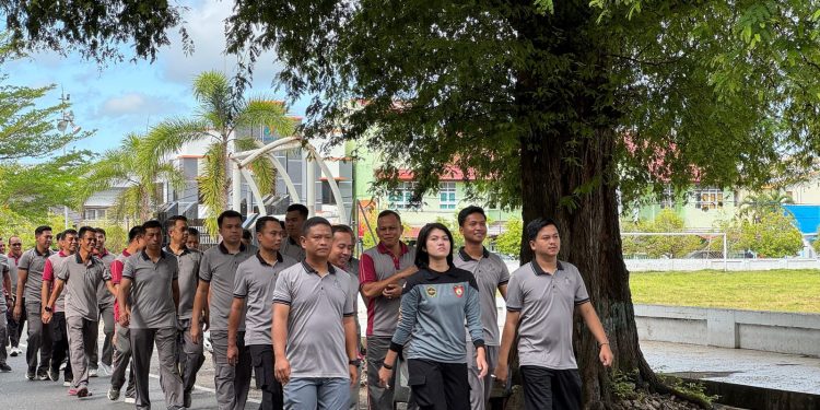 Jaga Kondisi Tetap Prima, Personel Polres Selayar Rutin Olahraga Pagi