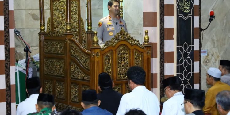 Melalui Safari Ramadhan, Kapolrestabes Makassar Sampaikan Pesan Kamtibmas ke Masyarakat