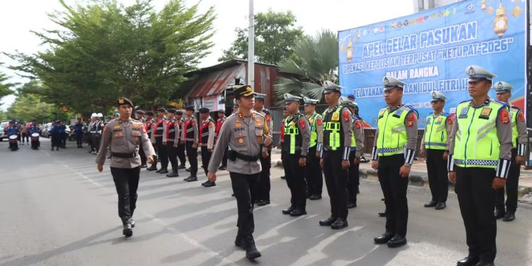 Kapolres Palopo Pimpin Apel Gelar Pasukan Ops Ketupat Dalam Rangka Arus Mudik dan Balik Lebaran