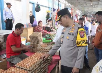 Kapolres Wajo bersama TPID Turun Pantau Harga dan Ketersediaan Sembako Jelang Lebaran