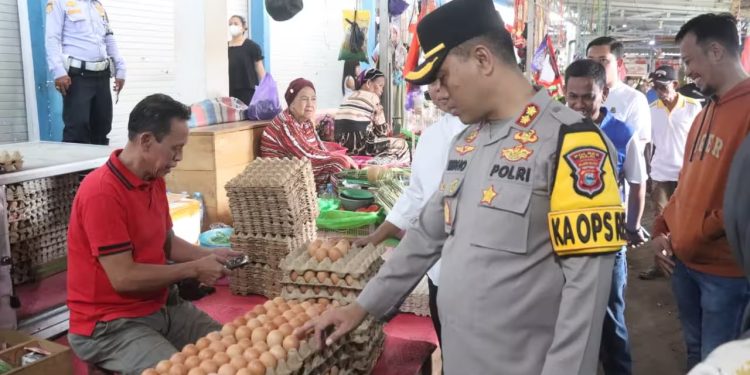 Kapolres Wajo bersama TPID Turun Pantau Harga dan Ketersediaan Sembako Jelang Lebaran