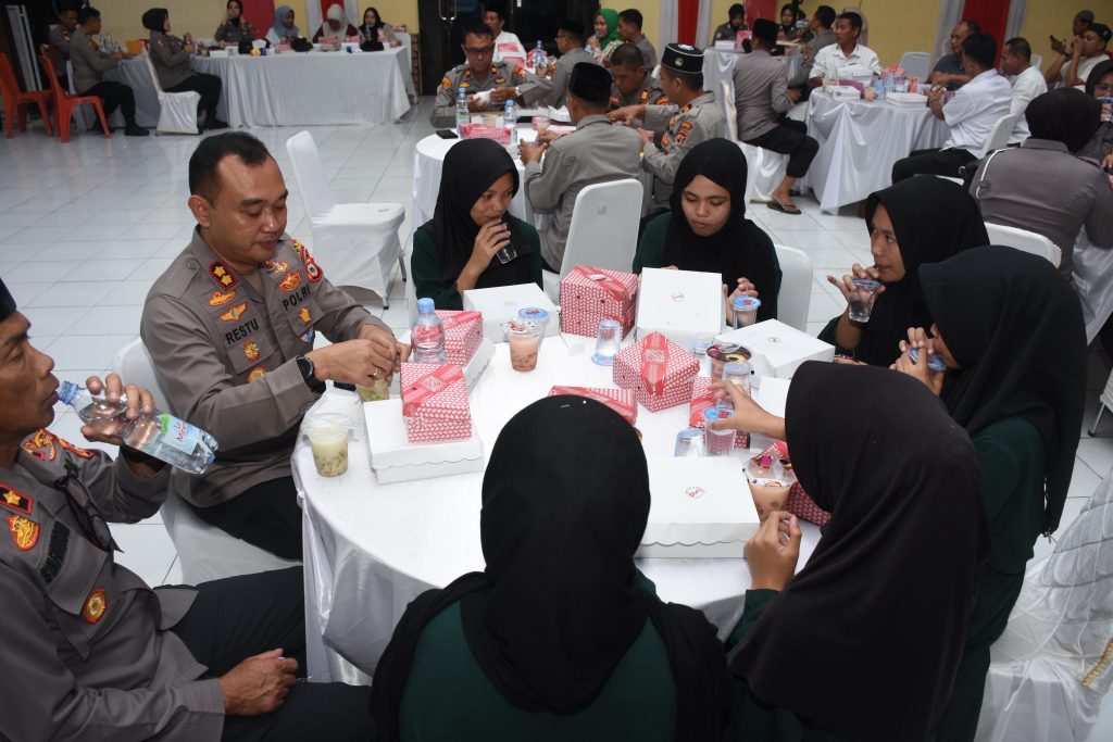 Kapolres Bulukumba Gelar Buka Puasa Bersama Anak Panti Asuhan Darul Itiha